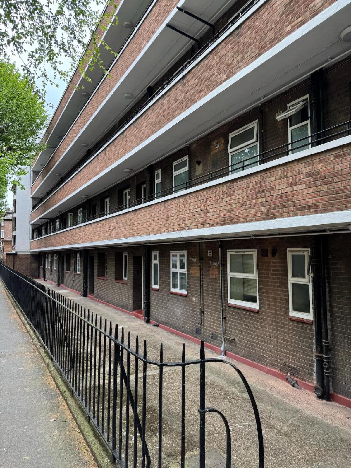 Ground Floor 2-bed In Hackney